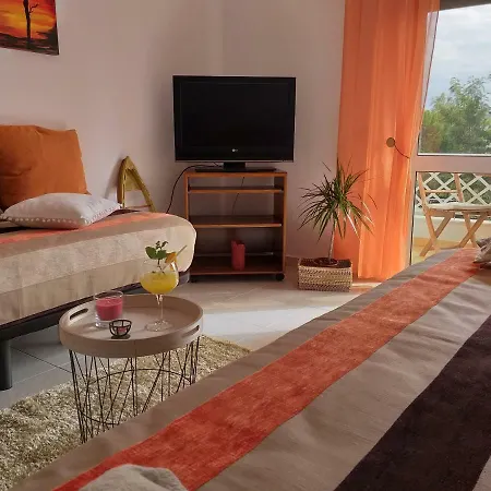 Apartment Pretty Sunny Guest