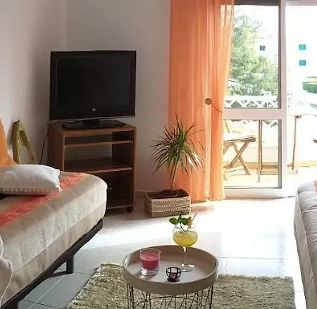 Pretty Sunny Guest * Lagos